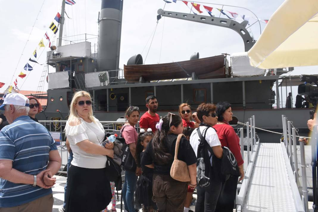 TCG Nusret Müze Gemisi’ne ziyaretçi akını - Resim: 2